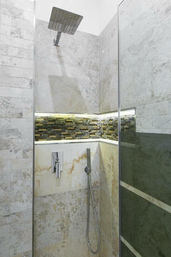 Old Town Cristal Apartment By Otium Cracovia Esterno foto